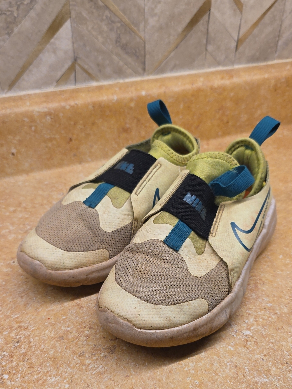 Nike 12C Kids Slip-On Sneakers in Yellow and Teal